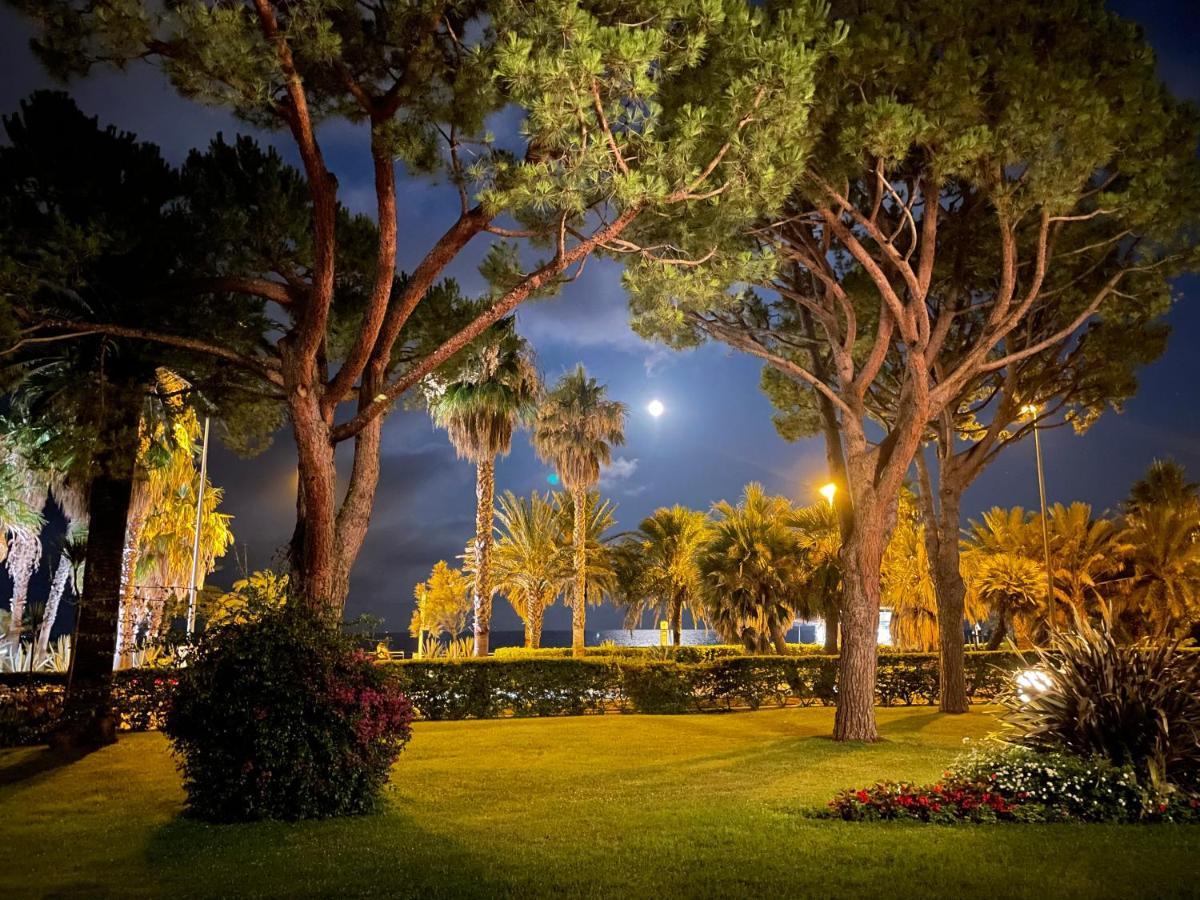 4-Star Beachfront Appartment- Sea View Cannes Exteriér fotografie